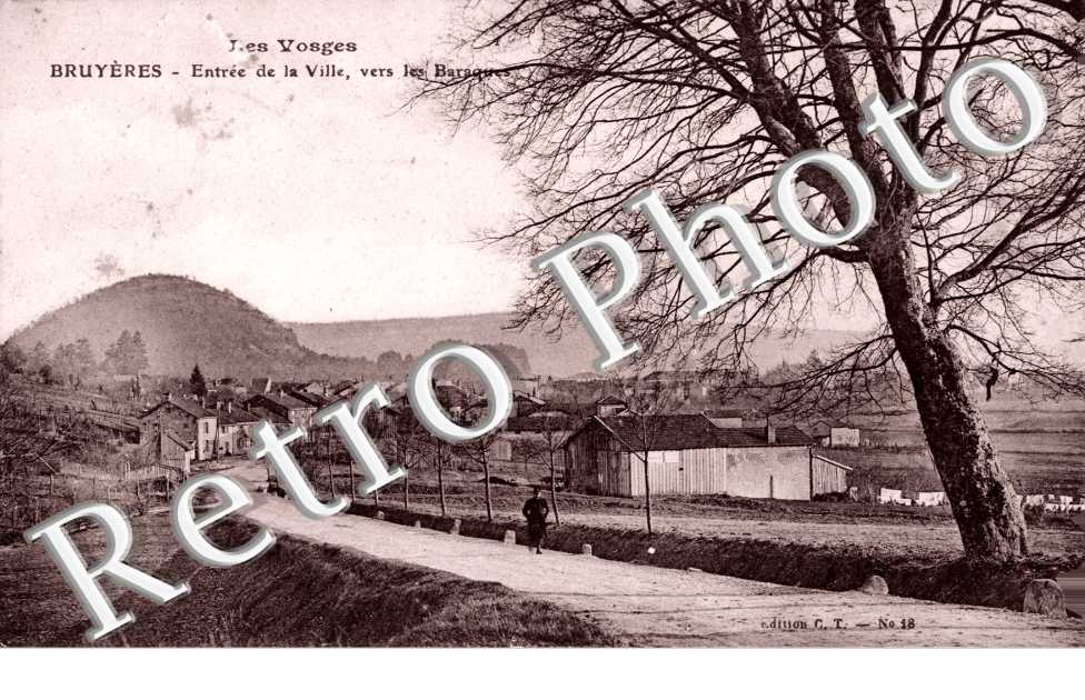 Entree de la ville vers les baraques