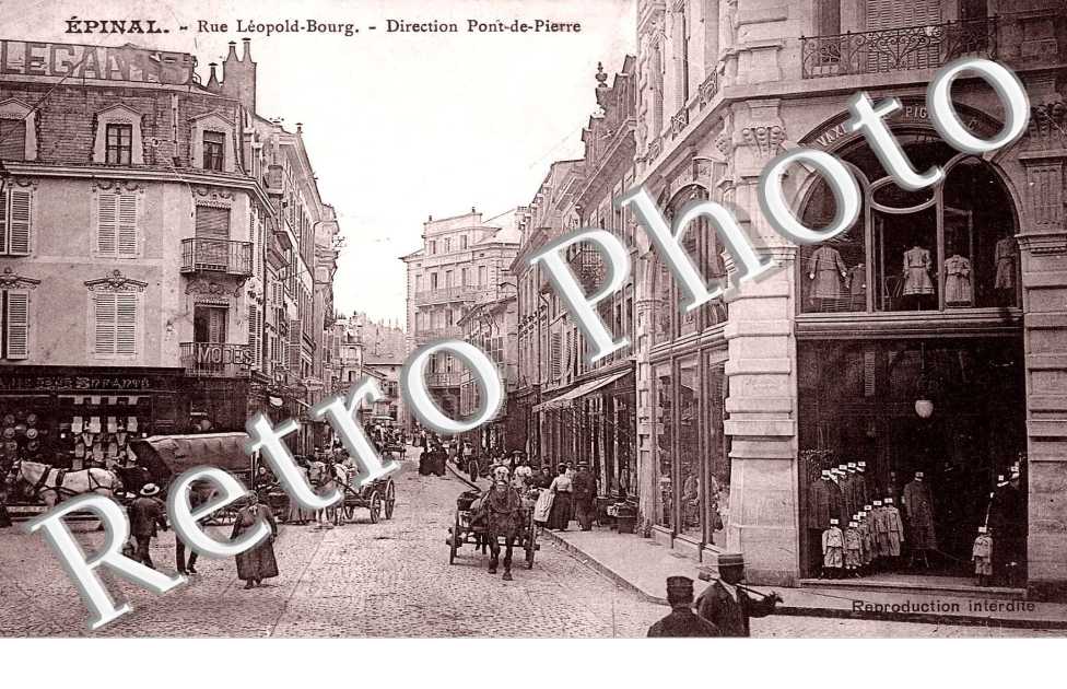 Rue Leopold-Bourg - direction Pont-de-Pierre