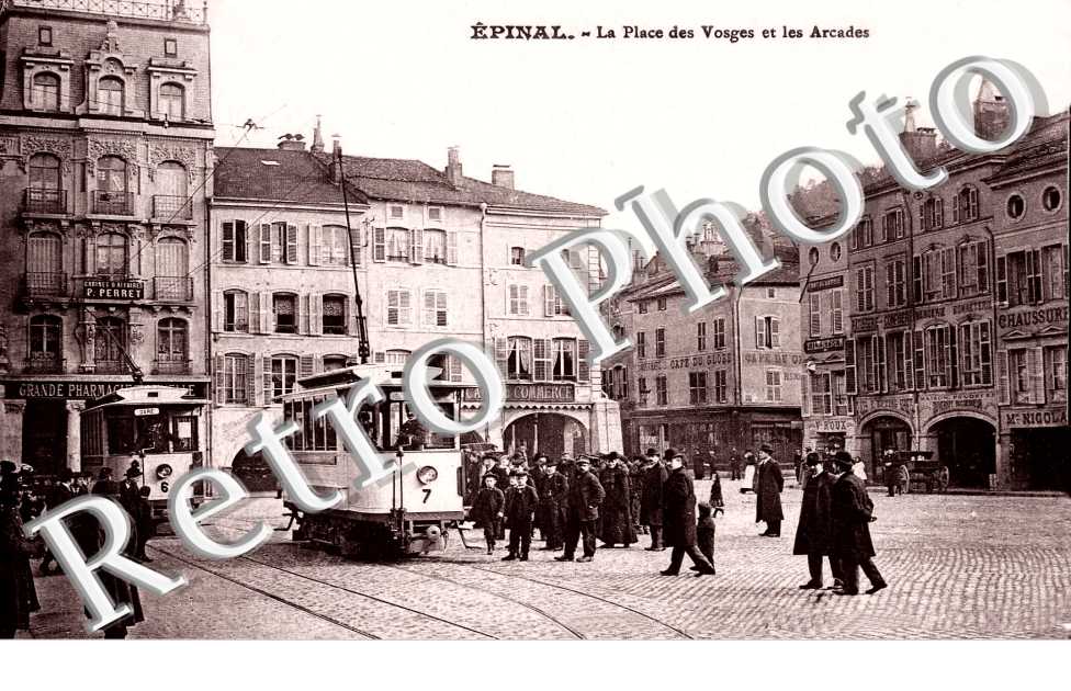 La Place des Vosges et les Arcades