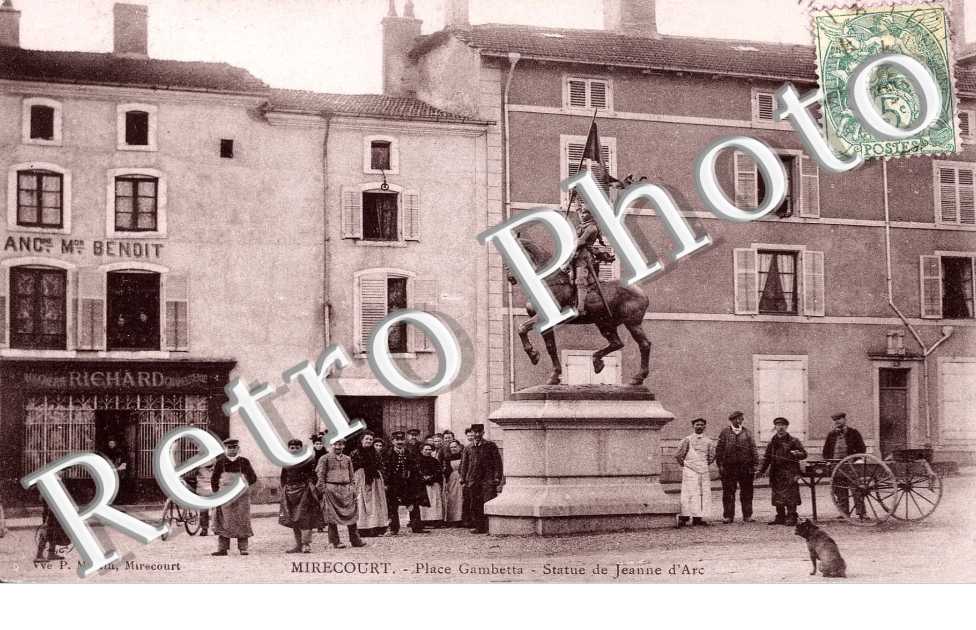 Place Gambetta - Statue de Jeanne d'Arc