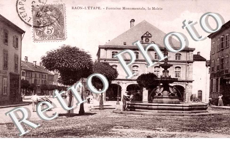 la Fontaine Monumentale et la Mairie