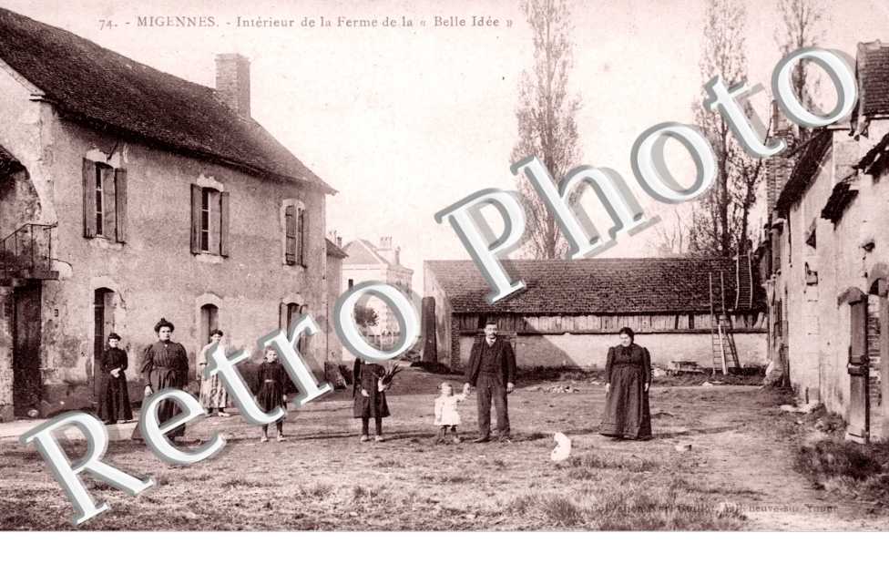 Interieur de la Ferme de la "Belle Idee"