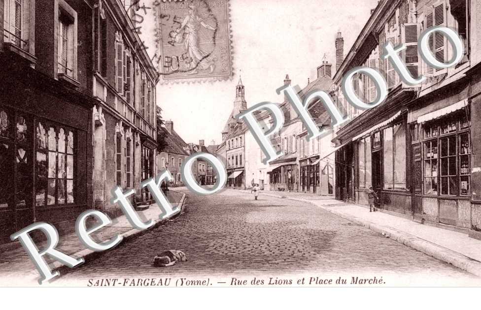 Rue des Lions et Place du Marche