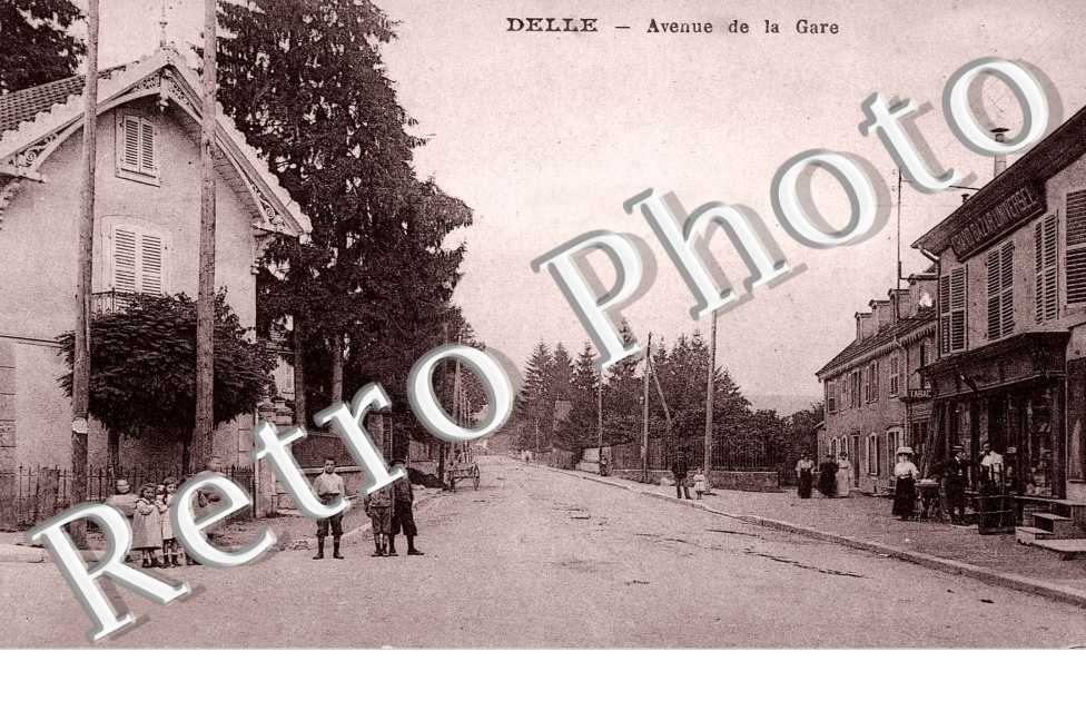 AVENUE DE LA GARE, UNE VILLA