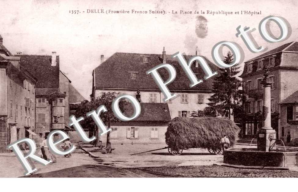 la Place de la Republique et l'Hopital