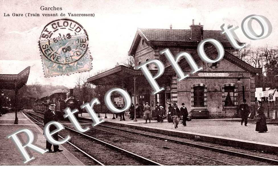 La gare  - Le train arrivant