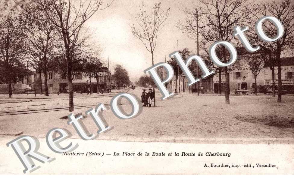 La place de la boule et la route de Cherbourg