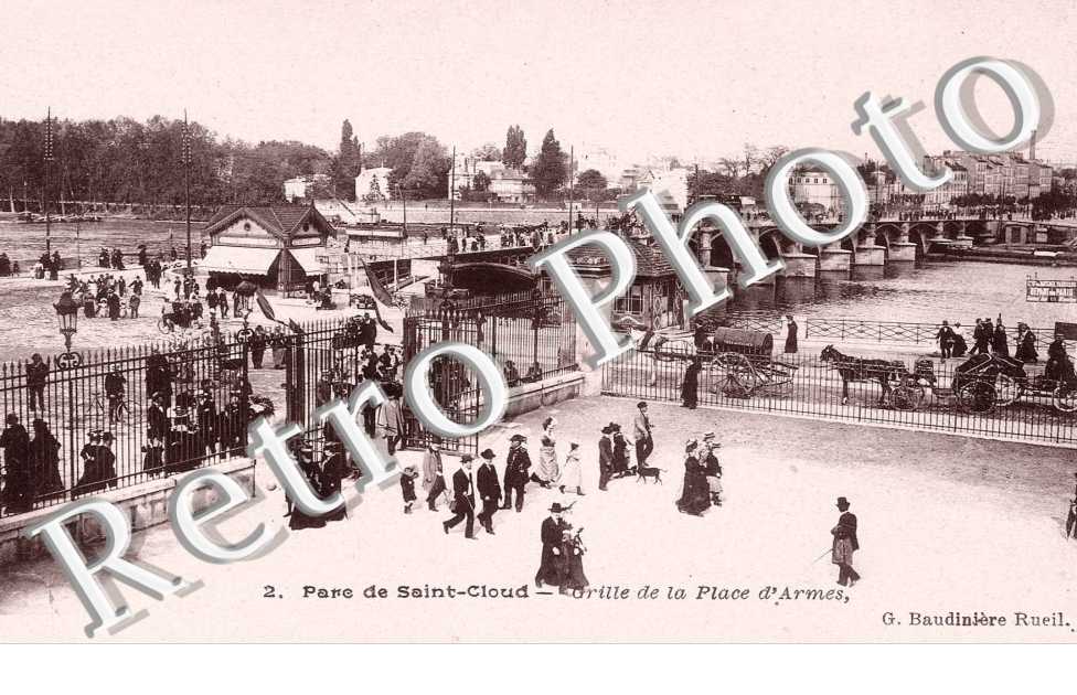 le parc - GRILLE DE LA PLACE D'ARMES