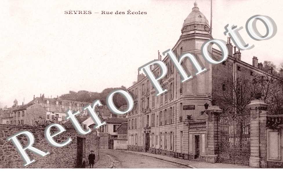 Rue des Ecoles