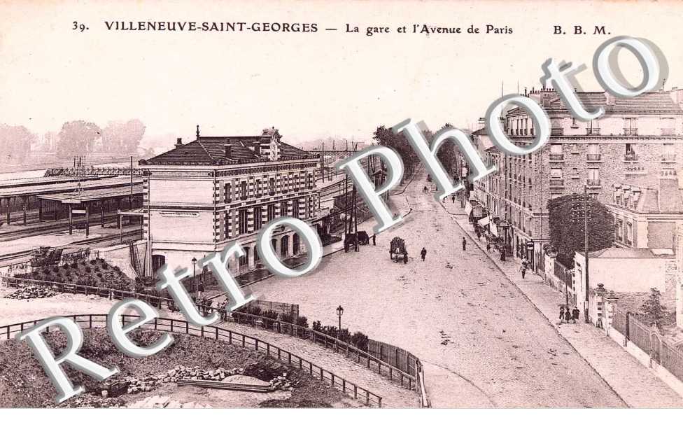 LA GARE ET L'AVENUE DE PARIS