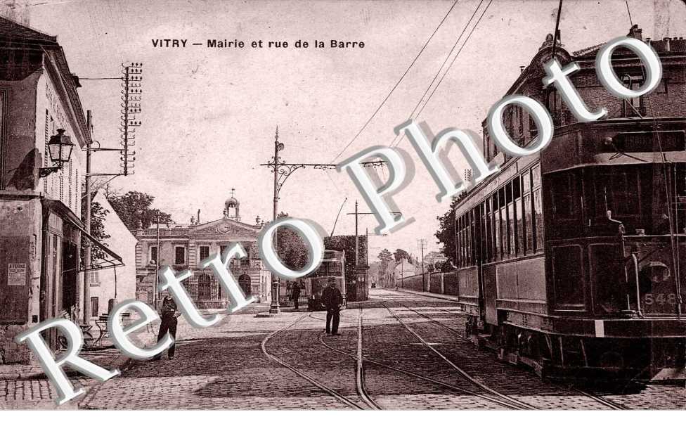 Mairie et rue de la barre