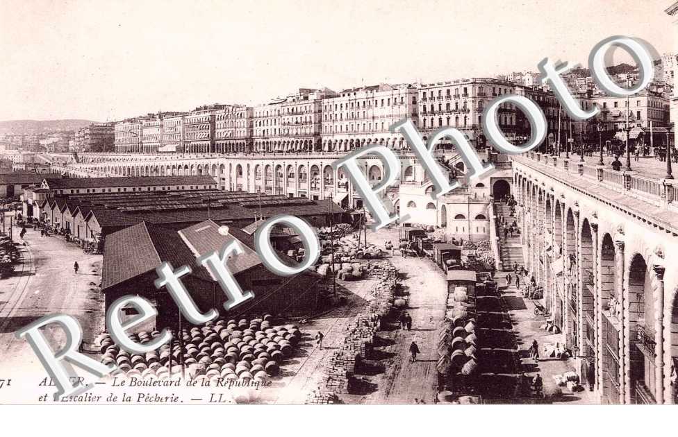 Le Boulevard de la République et l'escalier de la Pêcherie