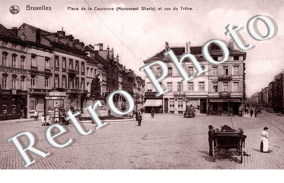 Place de la Couronne et rue du Trone