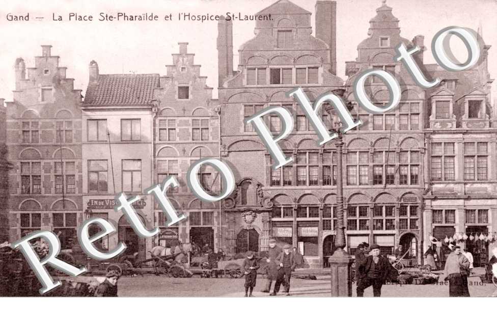 La Place Saint Pharaïlde et l'Hospice Saint Laurent