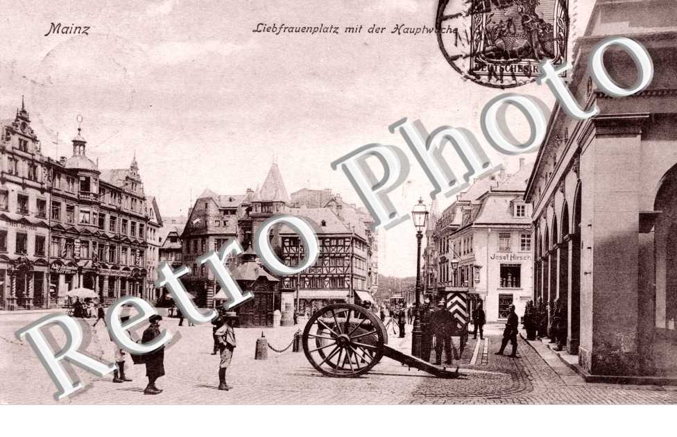 LiebfrauenplatzLiebfrauenplatz mit der Hauptwache