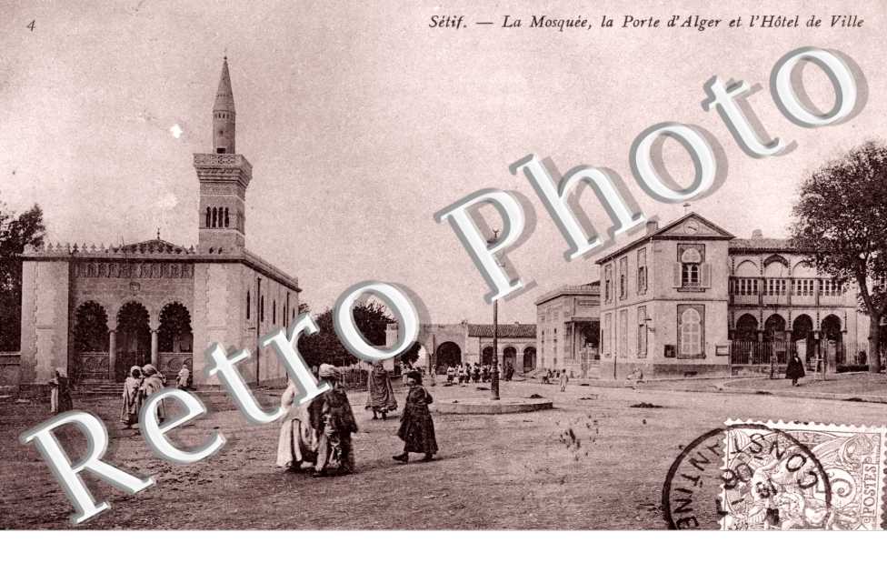 la Mosquee, la Porte d'Alger et l'Hotel de Ville