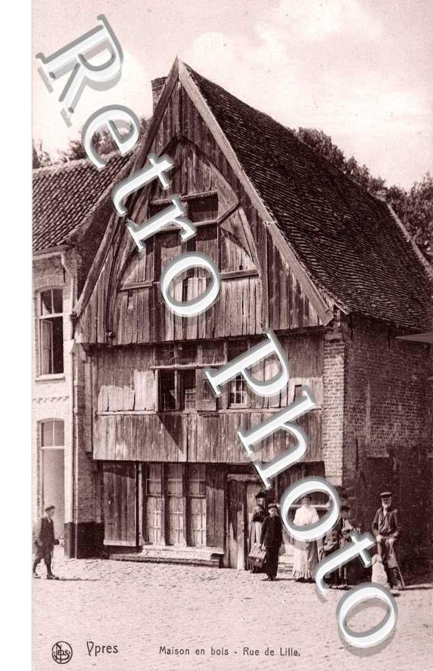 Maison en bois rue de Lille