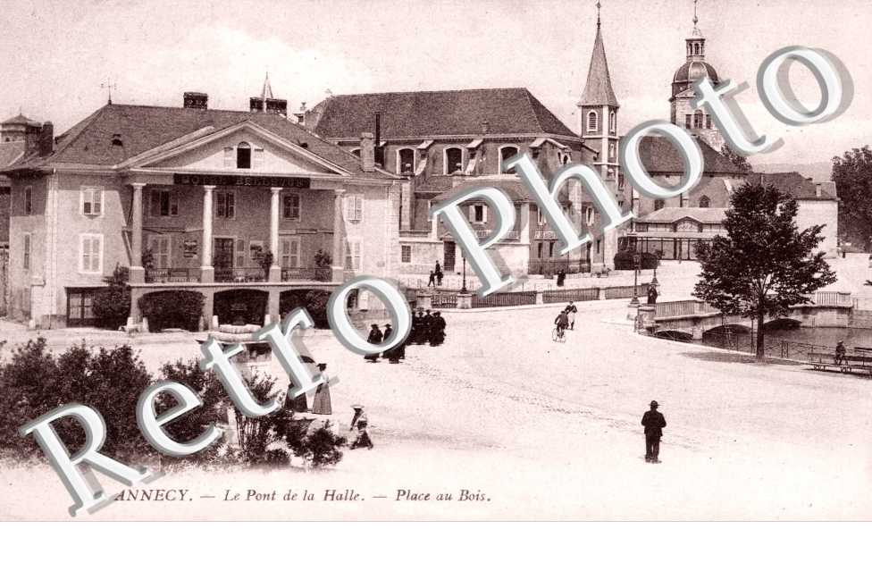 le pont de l'Halle Place au bois