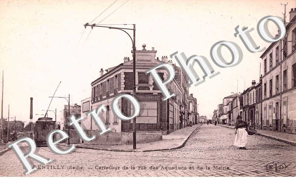 Carrefour de la rue des aqueducs et de la mairie