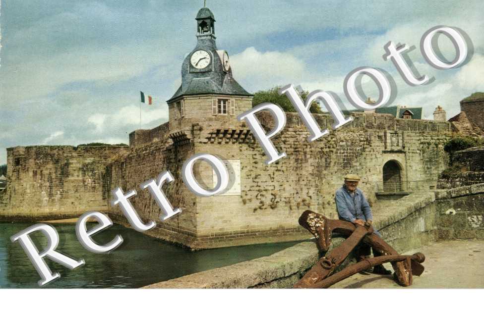 le Beffroi et l'entree de la Ville-Close