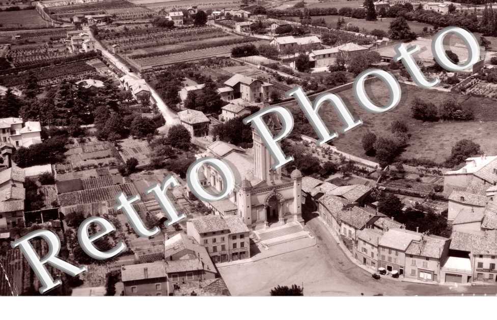 vue aerienne sur l'eglise