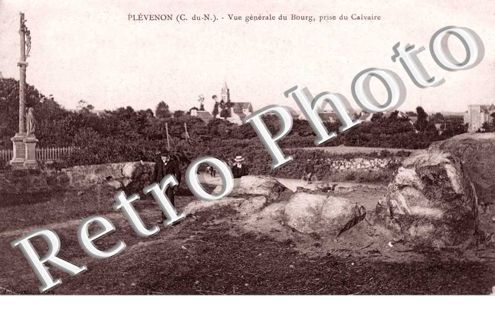 Vue generale  du bourg prise du calvaire