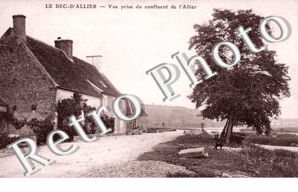 le Bec d'Allier vue prise du confluent de l'Allier
