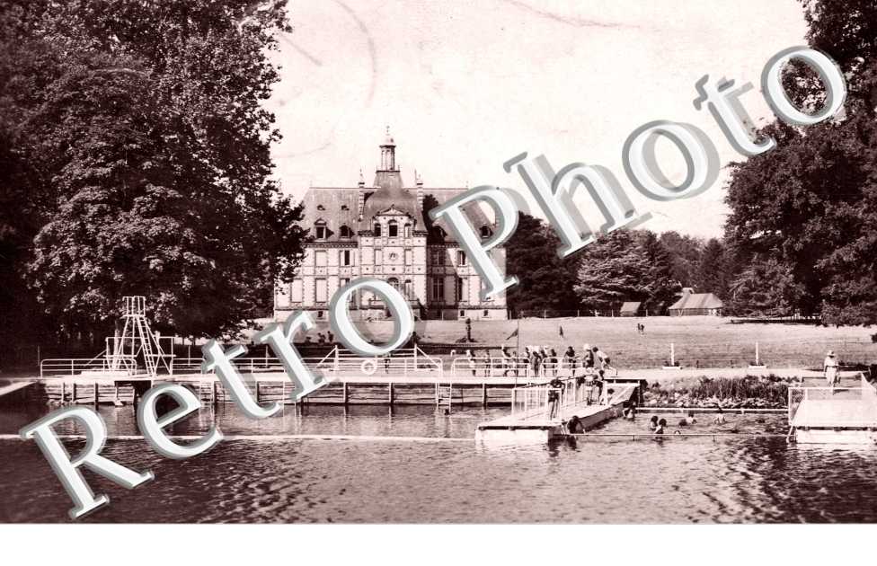 Chateau de Rivesarthe La piscine  Colonie de vacances S.N.C.F.