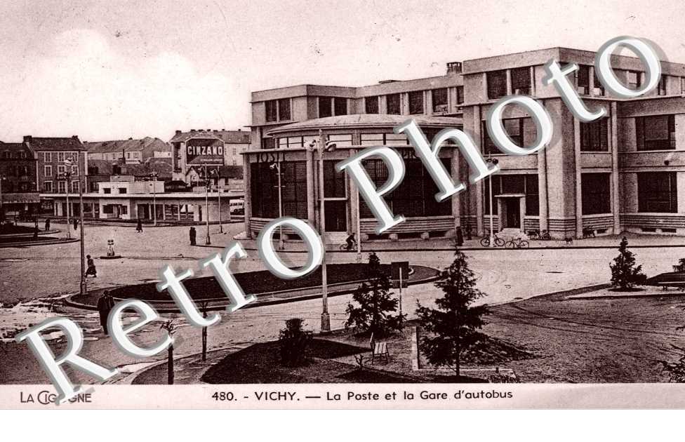 La Poste et la Gare d'Autobus