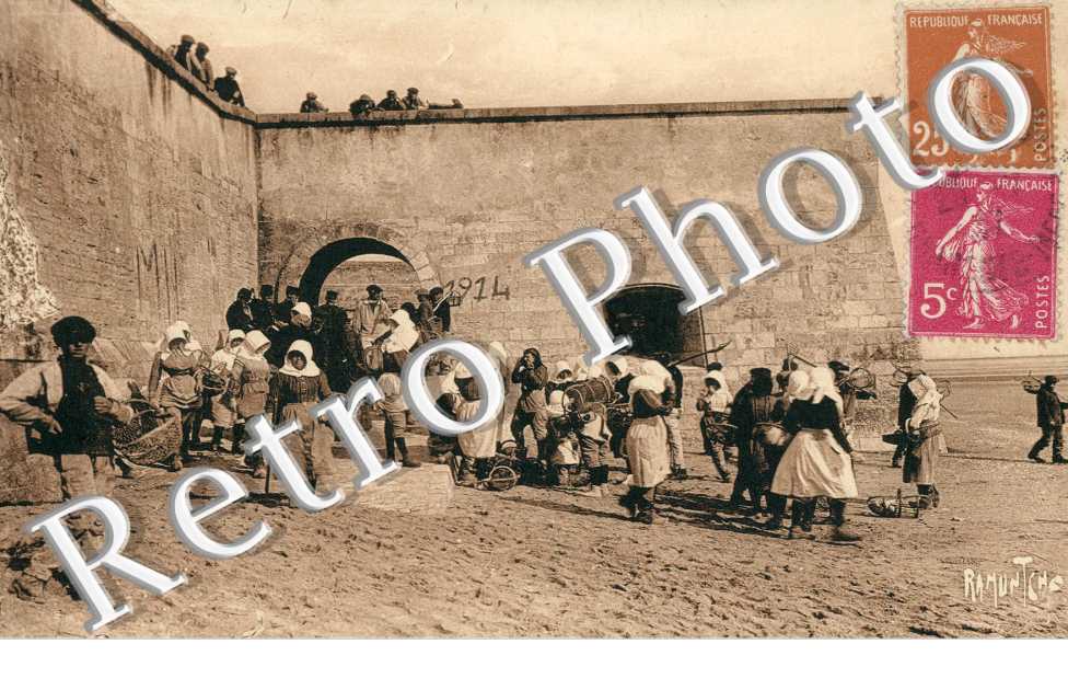 Pecheurs et pecheuses d'huitres