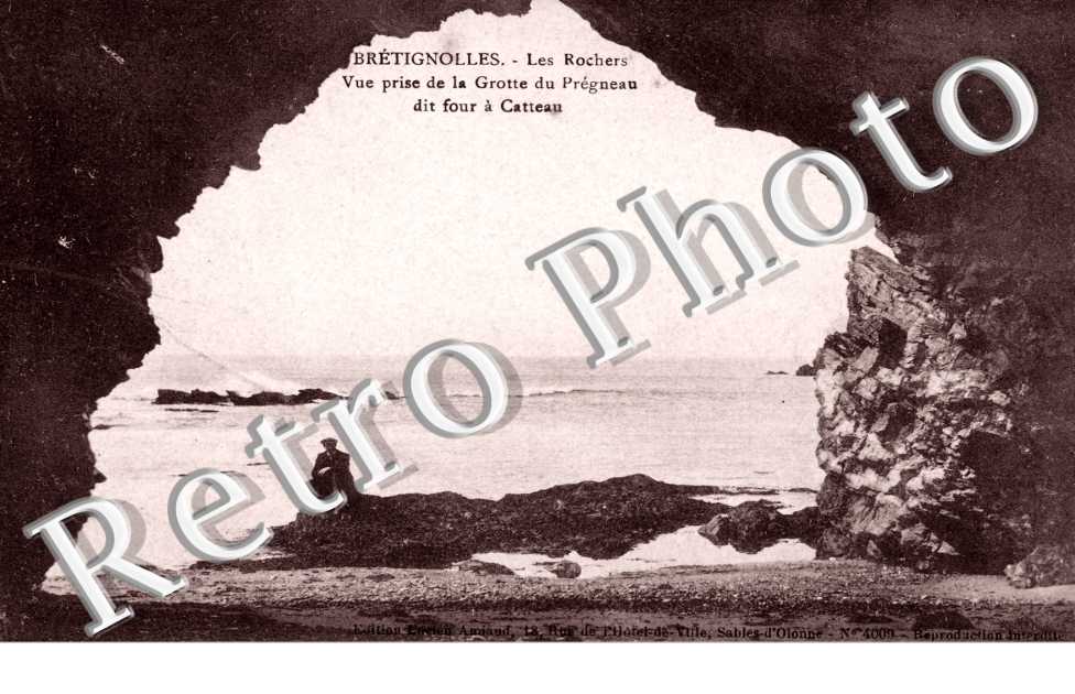 Les Rochers - Vue prise de la Grotte de Pregneau