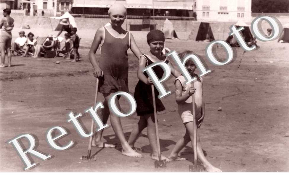 Sur la Plage - trois enfants