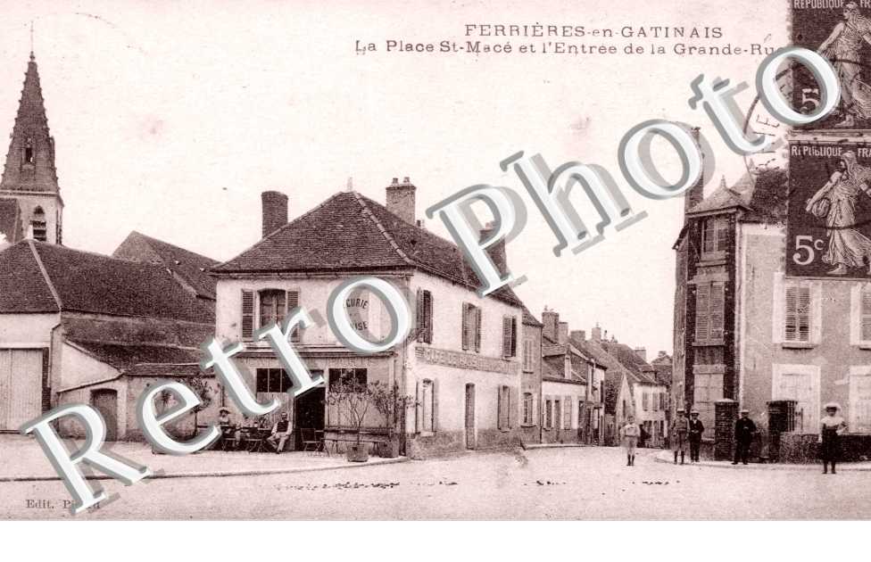 la place Saint-Mace et l'entree de la Grande Rue