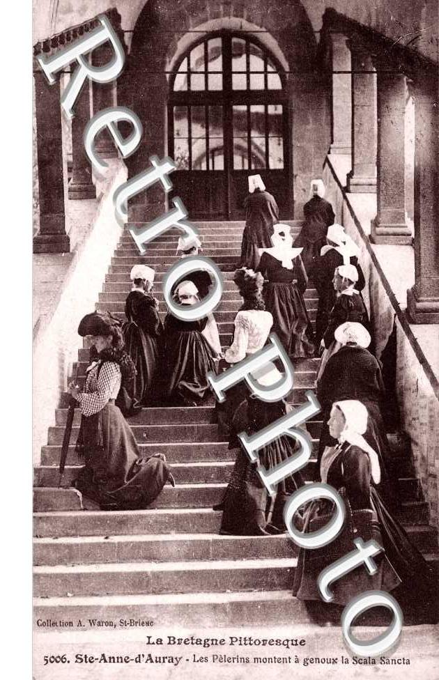 Les Pelerins montant a genoux la Scala Sancta