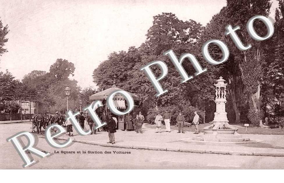 Le Square et la Station des Voitures