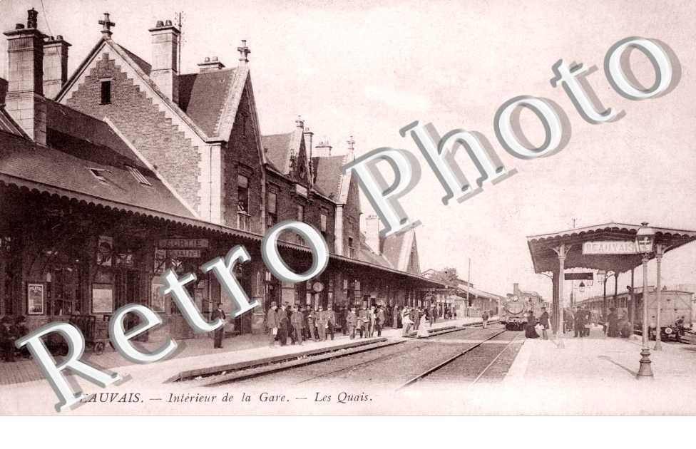 Interieur de la Gare - Les Quais
