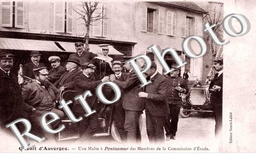 Circuit d'Auvergne Une halte des membres de la commission d'etude