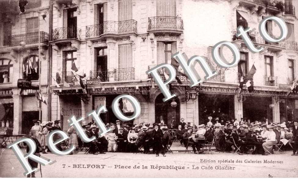place de la Republique Cafe Glacier