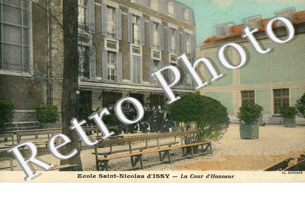 ecole Saint-Nicolas d'Issy La cour d'honneur