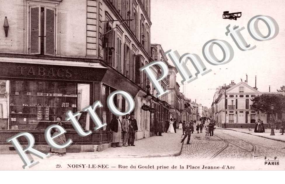 rue du Goulet prise de la place Jeanne-d'Arc