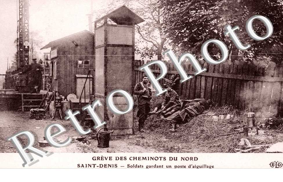 greve des cheminots du nord Soldats gardant un poste d'aiguillage