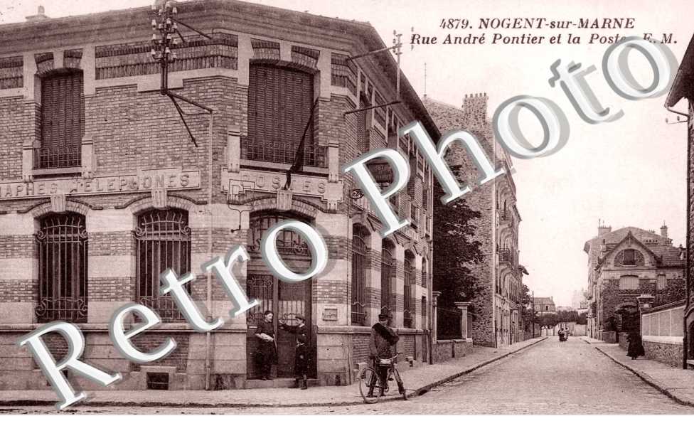 Rue Andre Pontier et la Poste