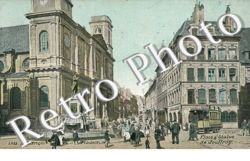 La Madeleine Place et statue de Jouffroy