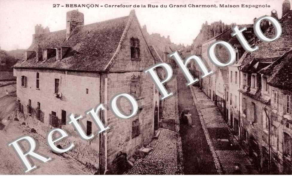 carrefour de la rue du Grand Charmont. Maison Espagnole