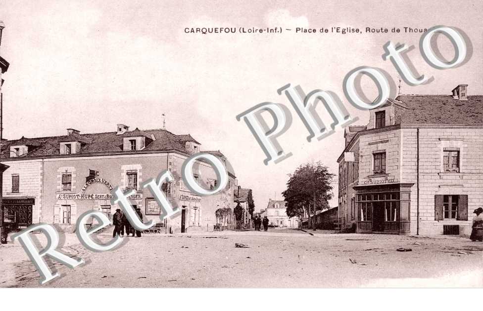 place de l'eglise, route de Thouare