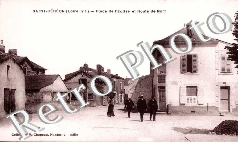 place de l'eglise et route de Nort