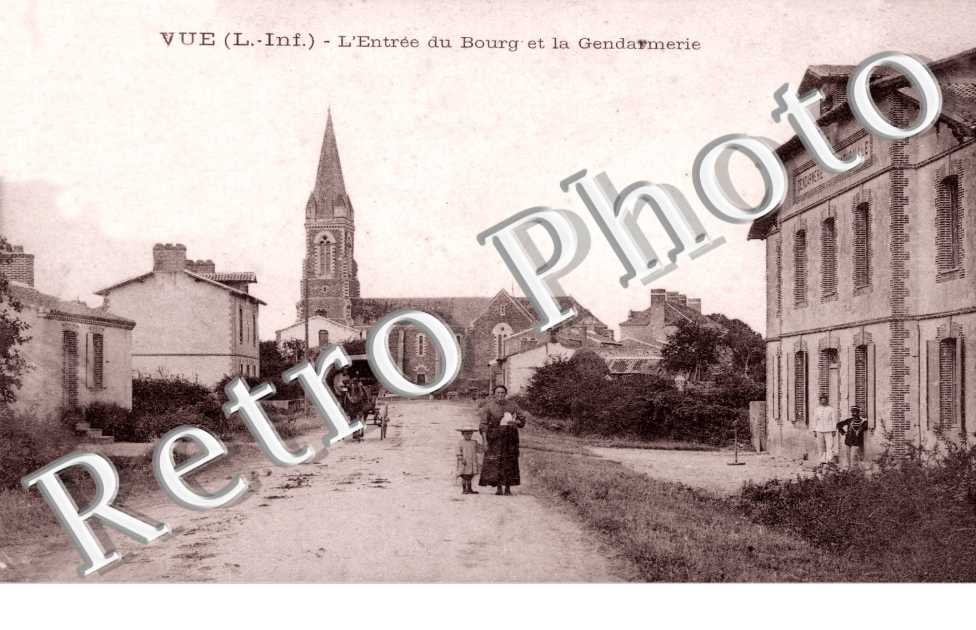 l'entree du bourg et la Gendarmerie