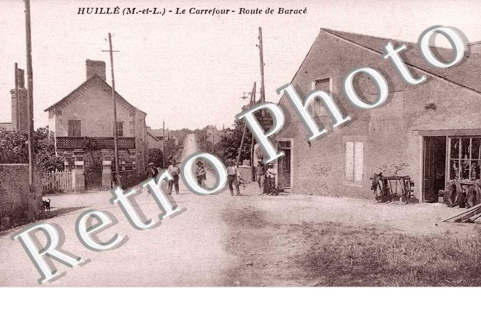 Le Carrefour - Route de Baracé