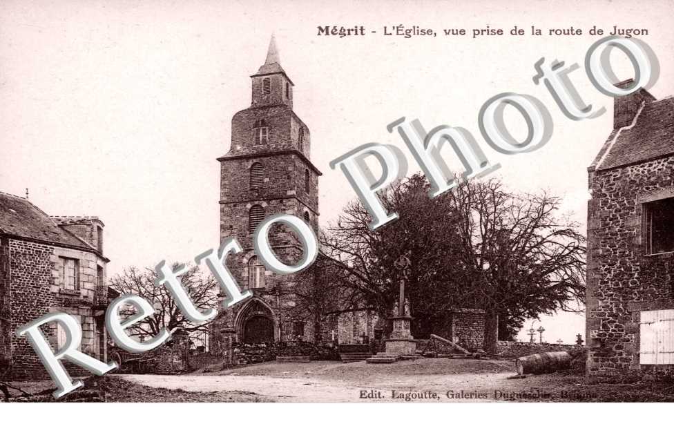 l'eglise, vue prise de la route de Jugon