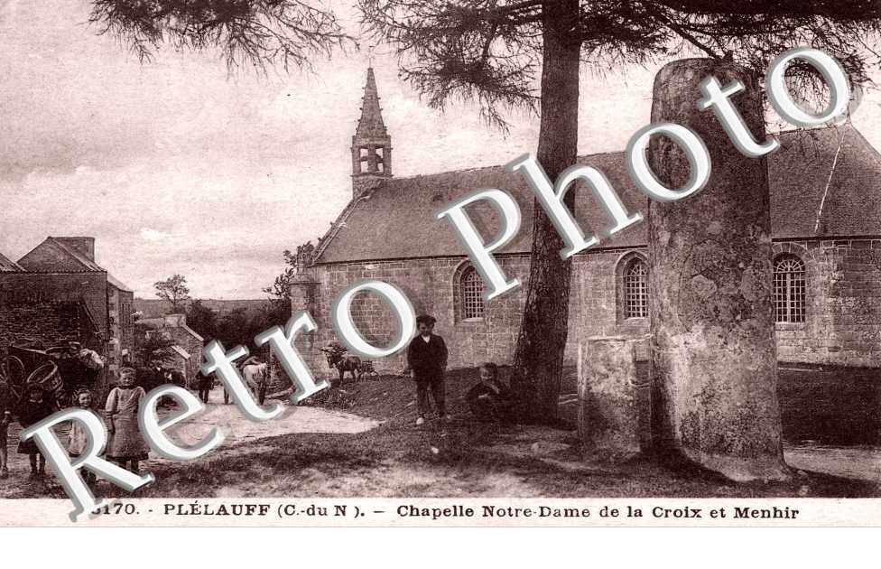 Chapelle Notre-Dame de la Croix et Menhir